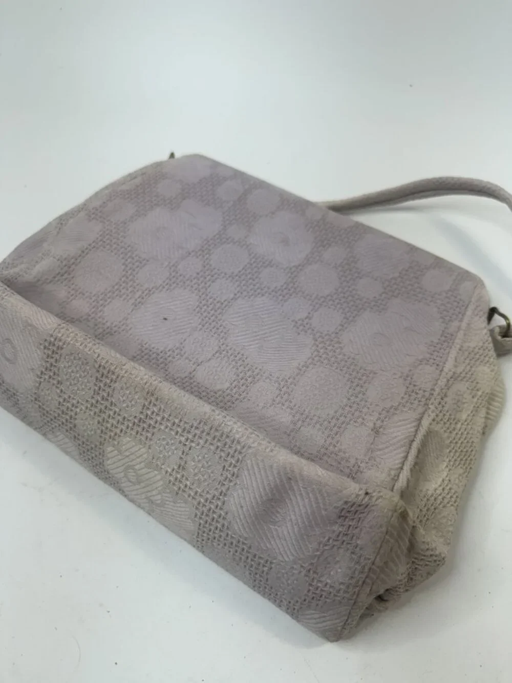 Vintage Lavender Floral Pattern Clutch Purse With Top Snap Closure & Black Inter